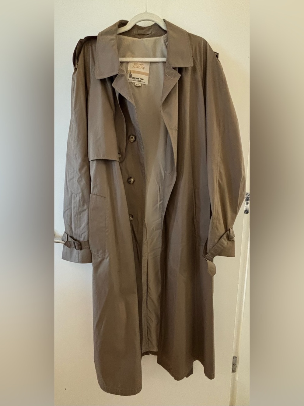 Vintage London Fog Tempo Europa Taupe Belted Trench Coat 42 T/L